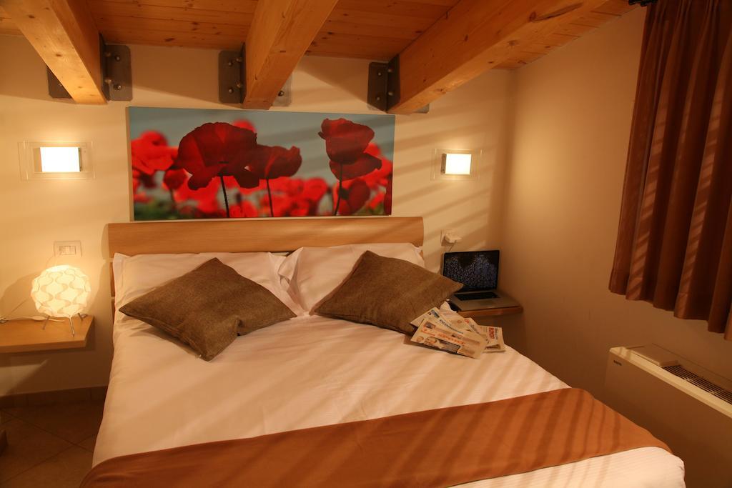Residence Ilario Suite Hotel Riccione Oda fotoğraf